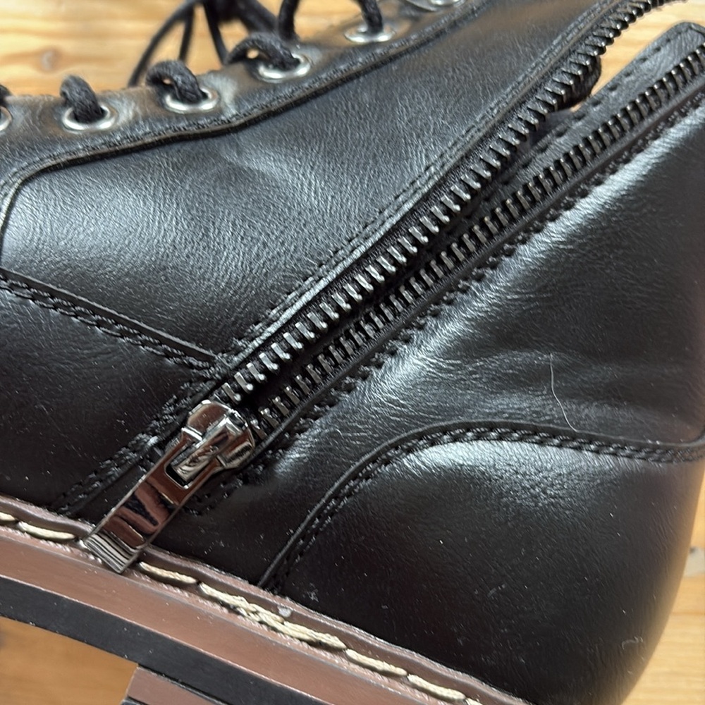 Madden NYC Men's Lace-Up Boot featuring laces and inside zipper Size 8 EUC - Picture 3 of 11